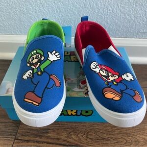 Super Mario kids shoes - size 1 - NEW